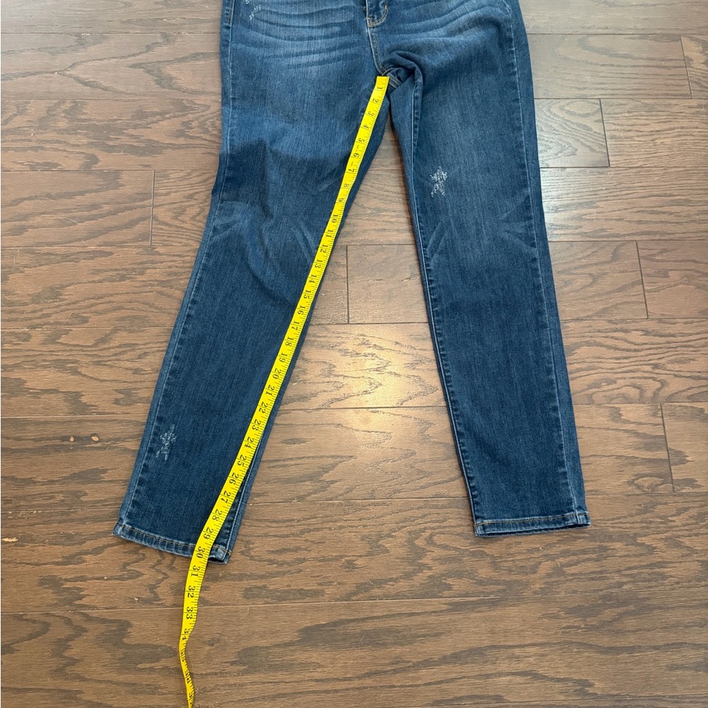 Judy Blue Everyday Essential Relaxed Fit Jeans Dark Wash Distressed Size 13/31 - Picture 6 of 10